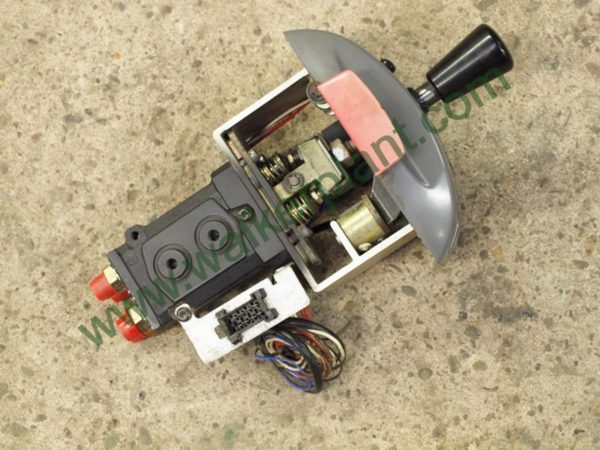 Volvo Tip Control Valve - Image 2
