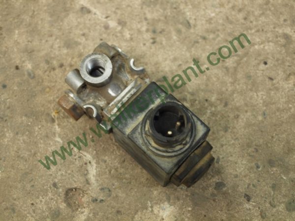 Volvo Solenoid Valve - Image 2