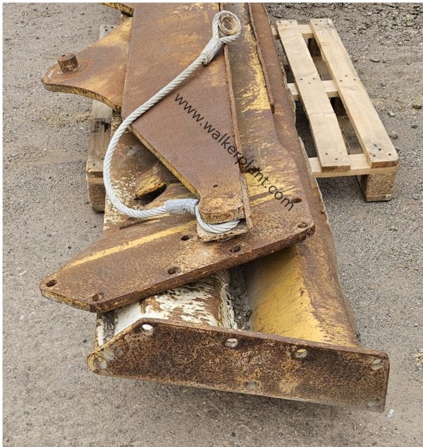 Volvo Used Overhung Tailgate - Incomplete - Image 2
